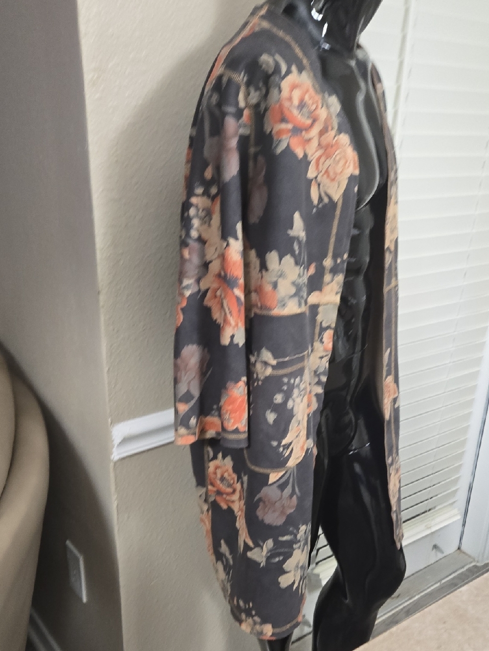 Philosophy Floral Open-Front Cardigan in Charcoal and Peach